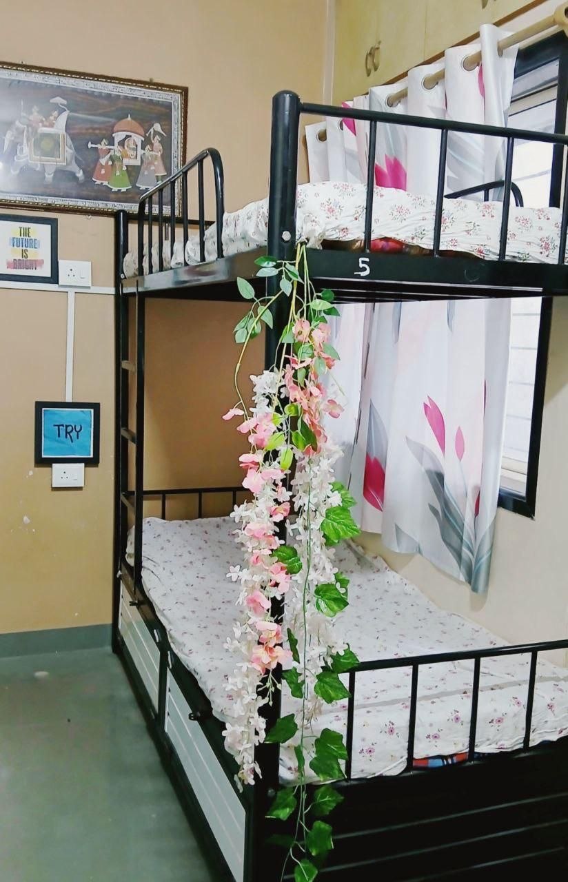 HOSTEL for rent in Shaniwar Peth, Pune photo 7