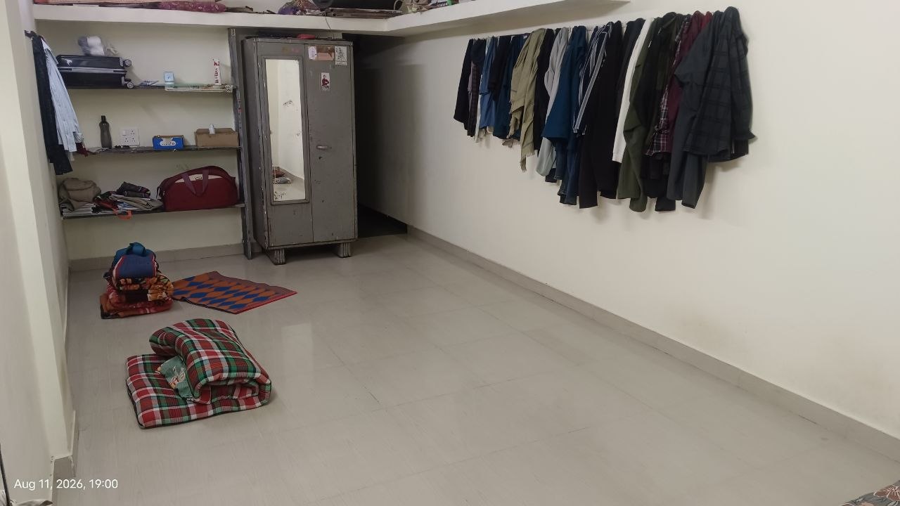 👨🦱 1 male roommate required for rent in Camp, Pune photo 3