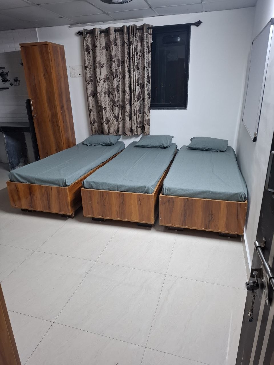 PG for rent in Gokhalenagar, Pune photo 5