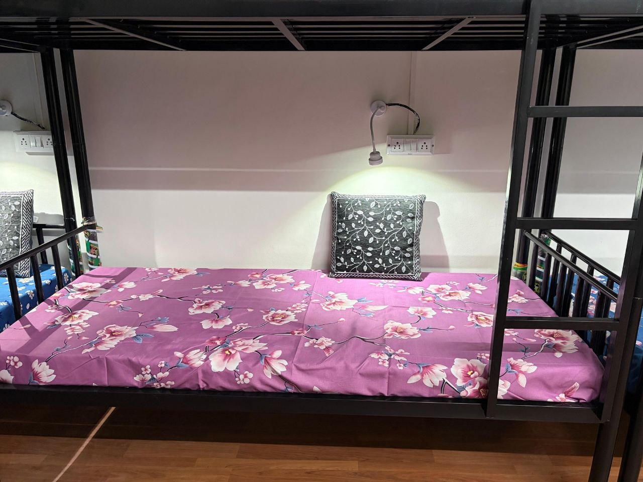 HOSTEL for rent in Erandwane, Pune photo 2