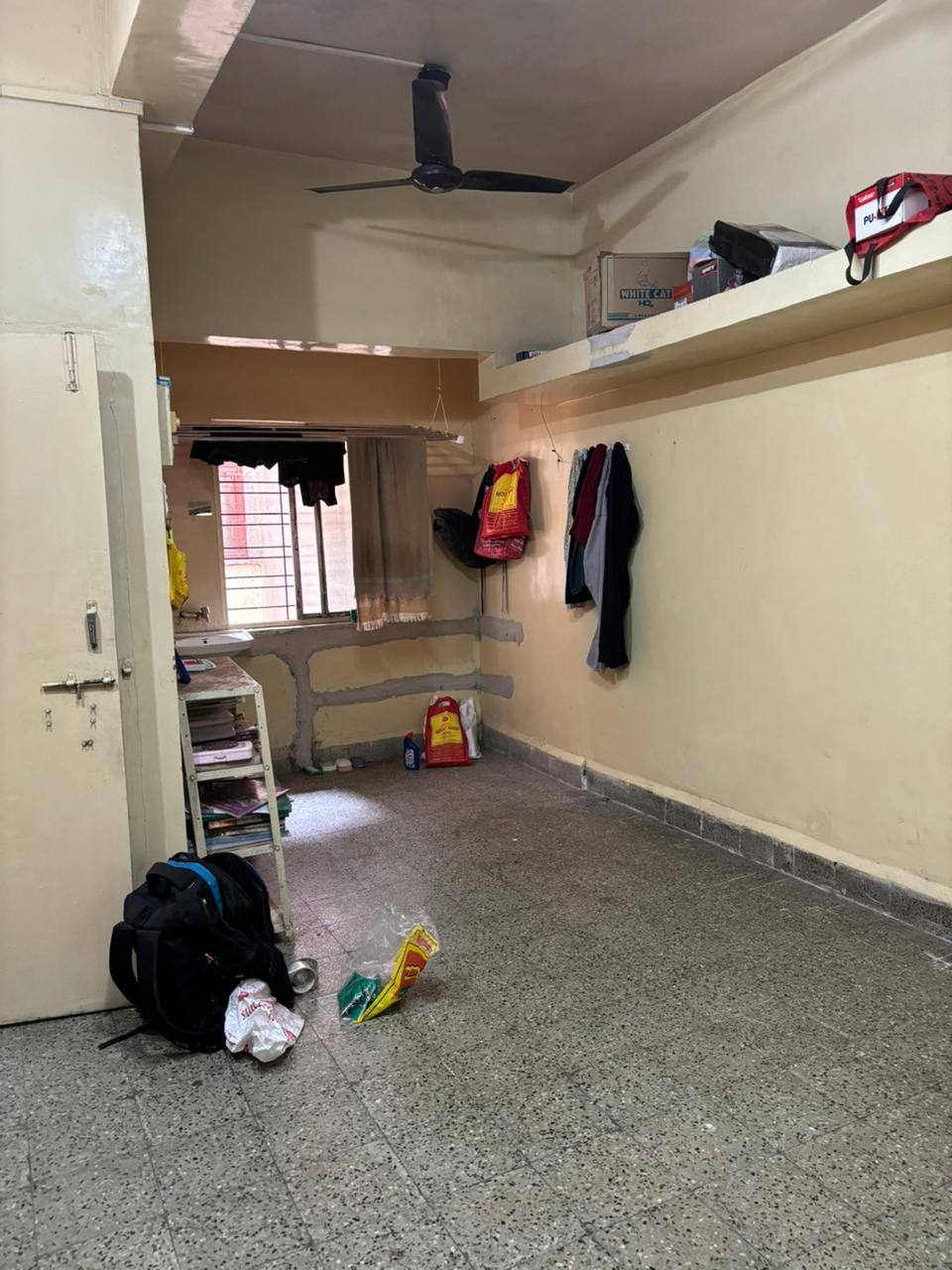 ๐จโ๐ฆฑ 1 vacancy available in a room for boys for rent in Budhwar Peth, Pune photo 2