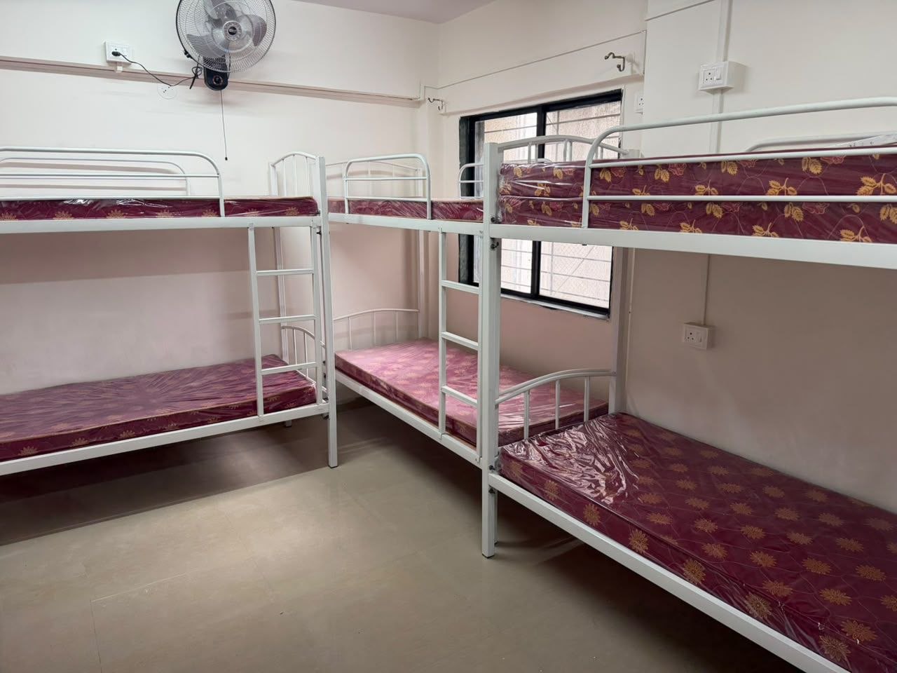 HOSTEL for rent in Narayan Peth, Pune photo 7