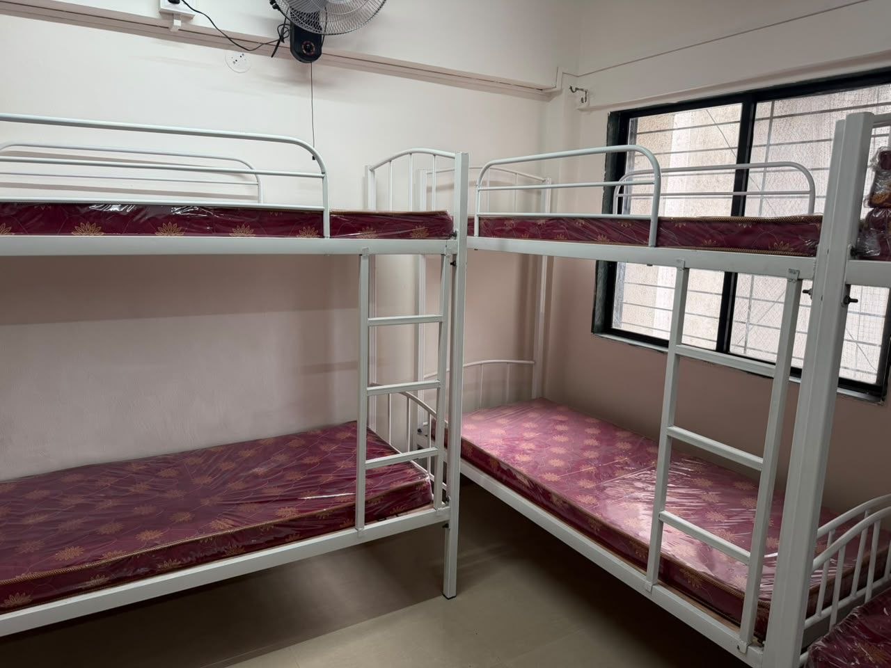 HOSTEL for rent in Narayan Peth, Pune photo 6