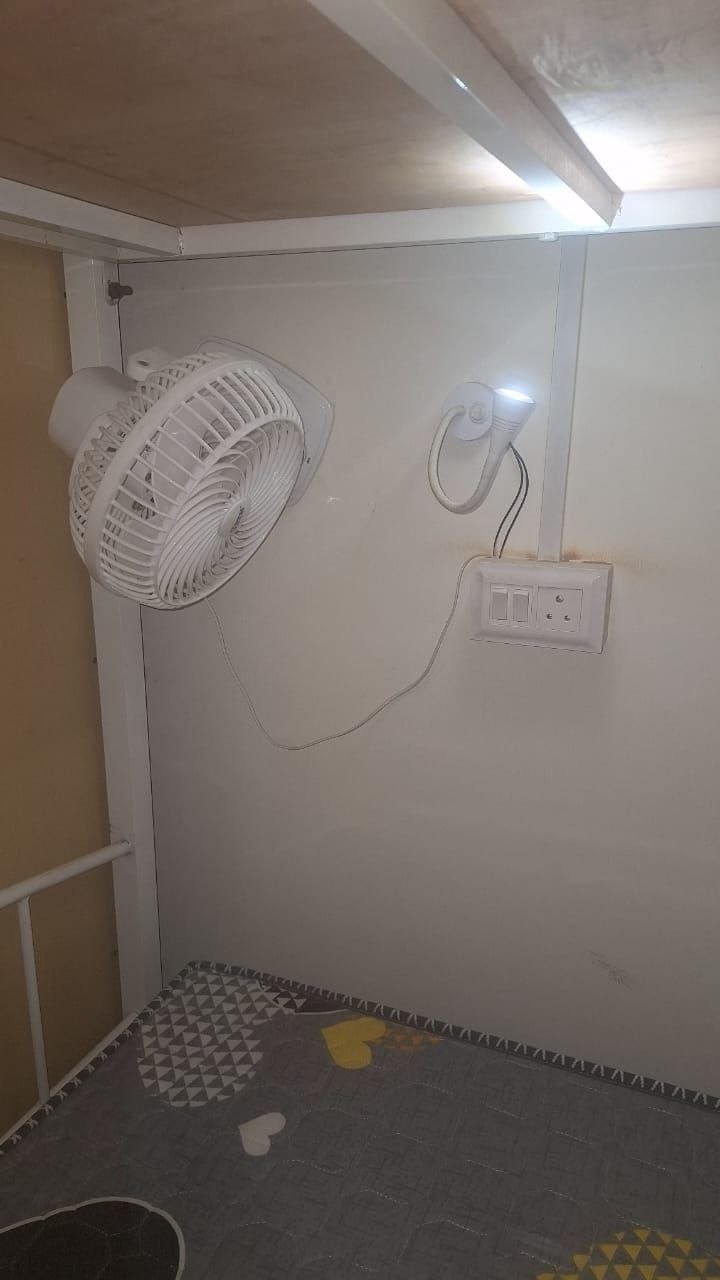 HOSTEL for rent in Narayan Peth, Pune photo 6