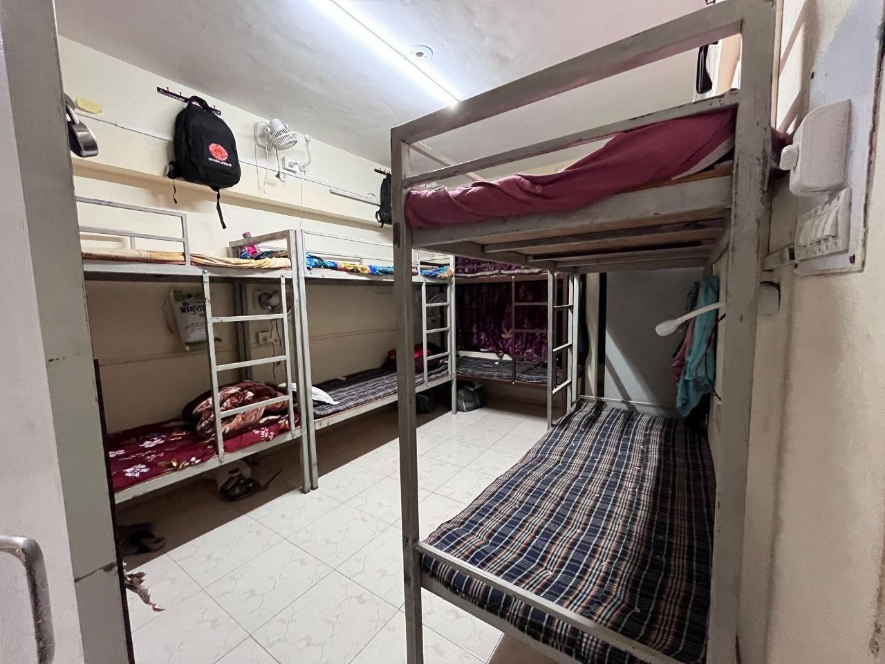 HOSTEL for rent in Narayan Peth, Pune photo 4