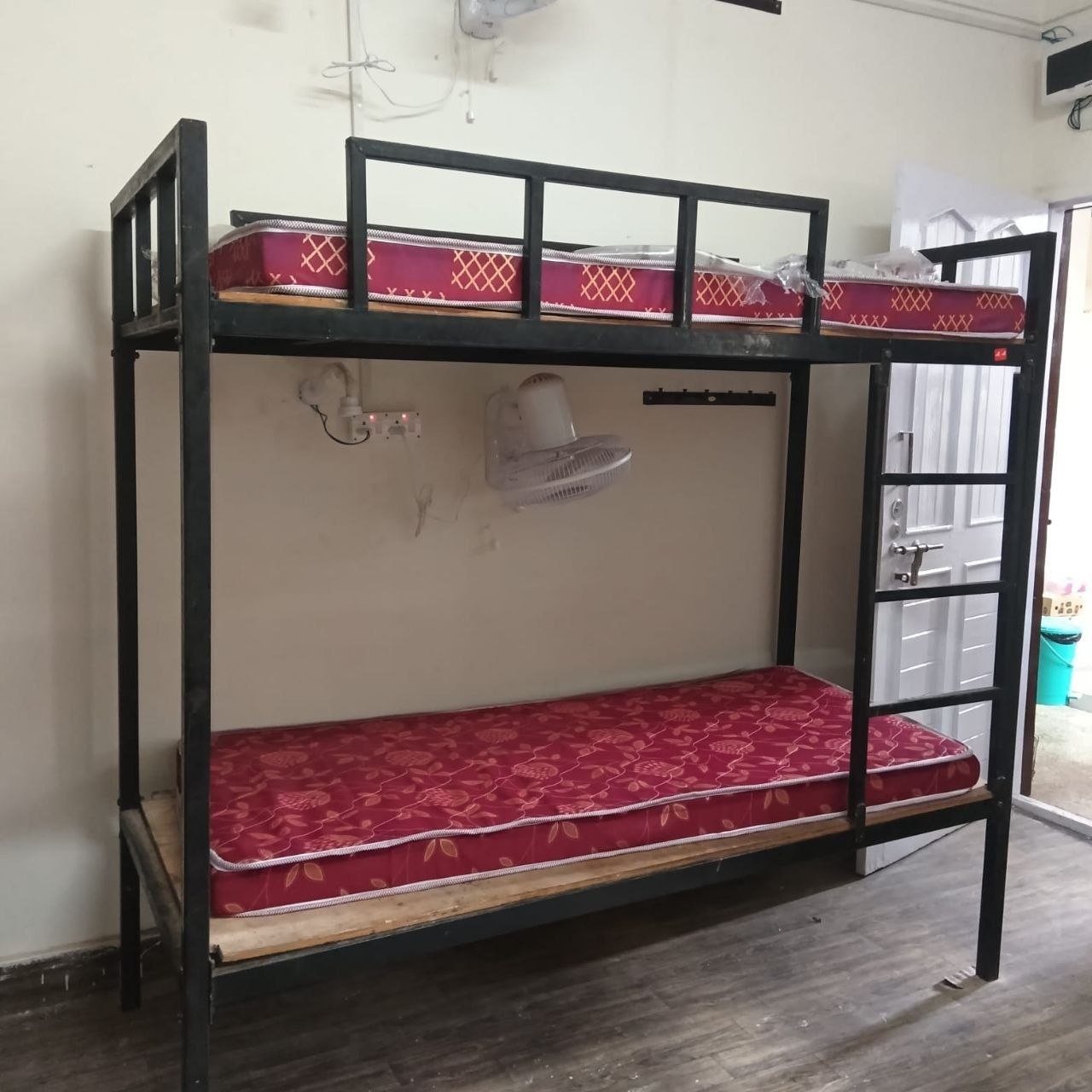 HOSTEL for rent in Sadashiv Peth, Pune photo 3