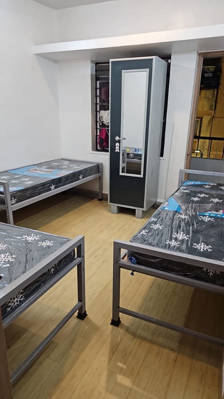 HOSTEL for rent in Narayan Peth, Pune photo 3