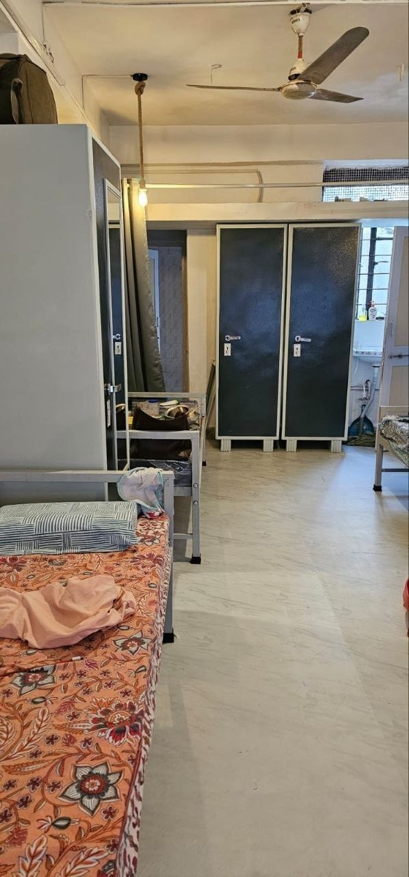 HOSTEL for rent in Narayan Peth, Pune photo 6